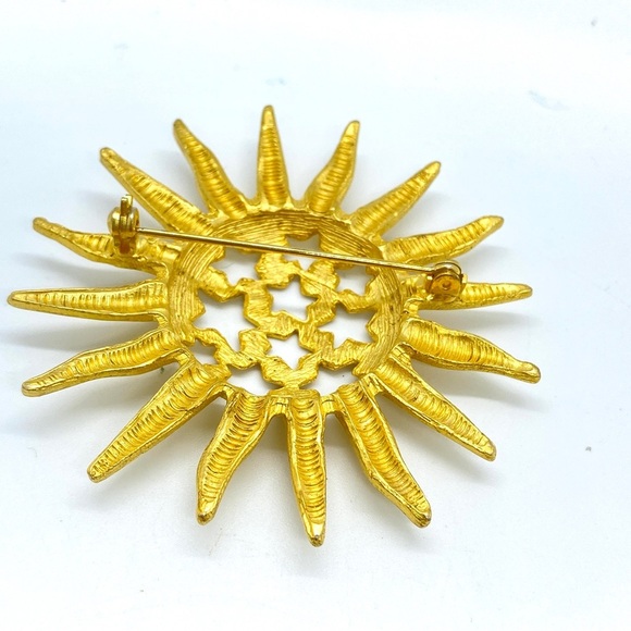 Sun & Stars Goldtone Matte Vintage Brooch Circa 1980's - Picture 6 of 7